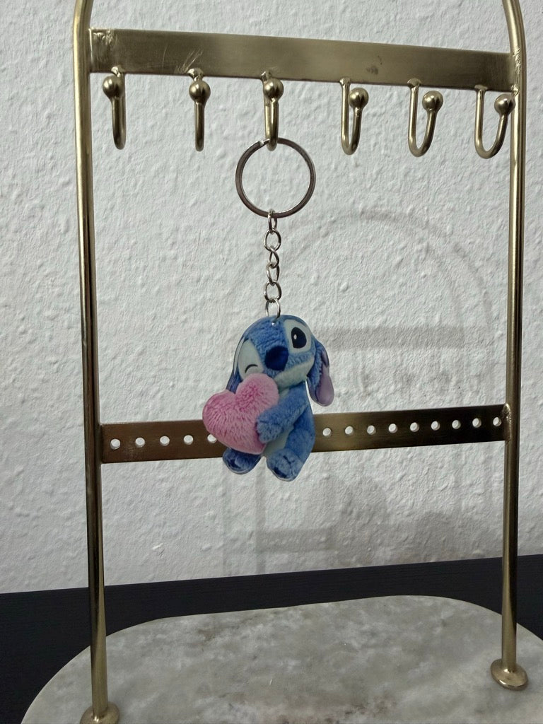 Schlüsselanhänger Stitch mit rosa Herz – Plüsch Kawaii Accessoire