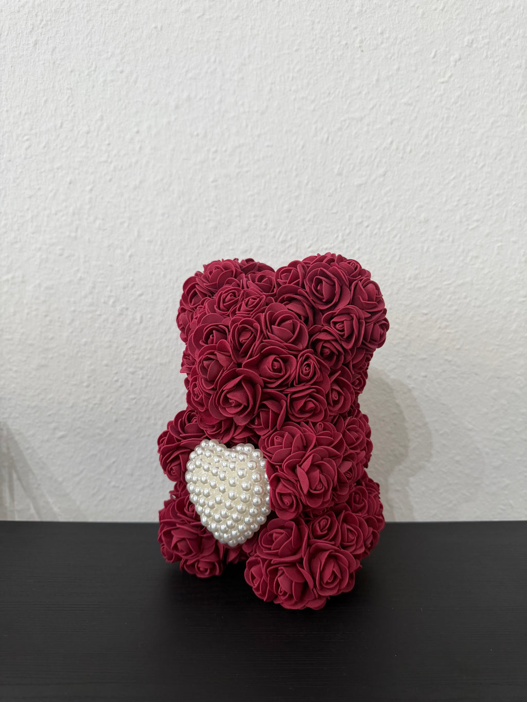 Rosenbär mit Herz – Kunstrosen-Dekobär