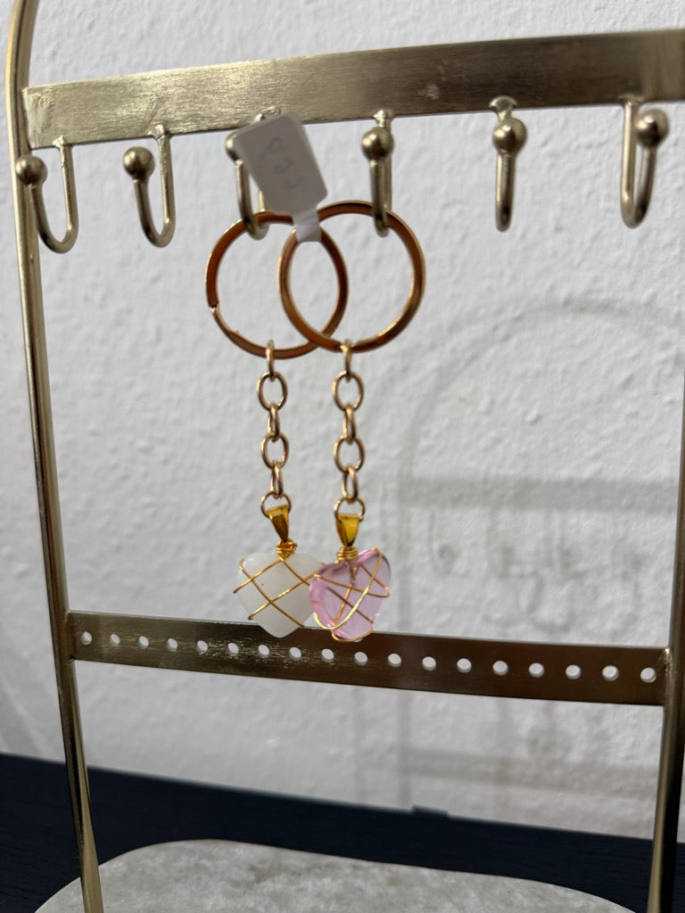 Schlüsselanhänger Vergoldete Herzen – Elegantes Accessoire