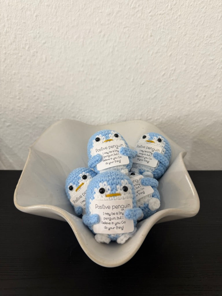 Häkelfigur Positive Penguin – Kleiner Glücksbringer